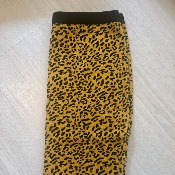 🆕 Mustard Leopard Set - Picture 3 of 7